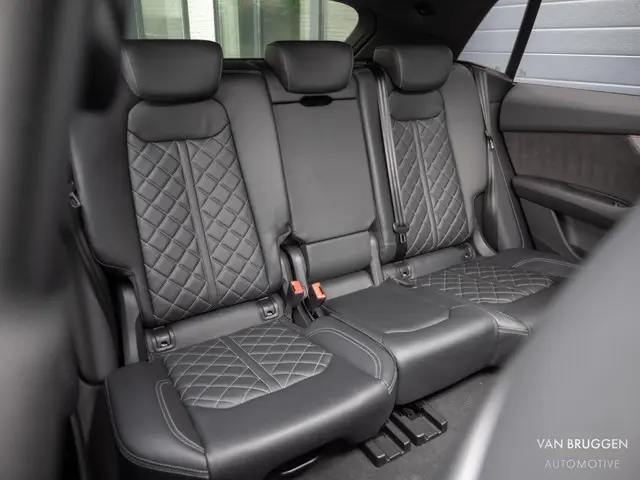 Audi Q8 55 TFSI E Quattro S-Line 2021 Hybride Benzine 23