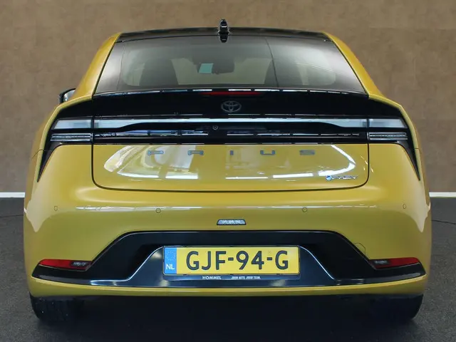 Toyota Prius 2.0 Plug-in Executive 2024 Hybride Benzine 11