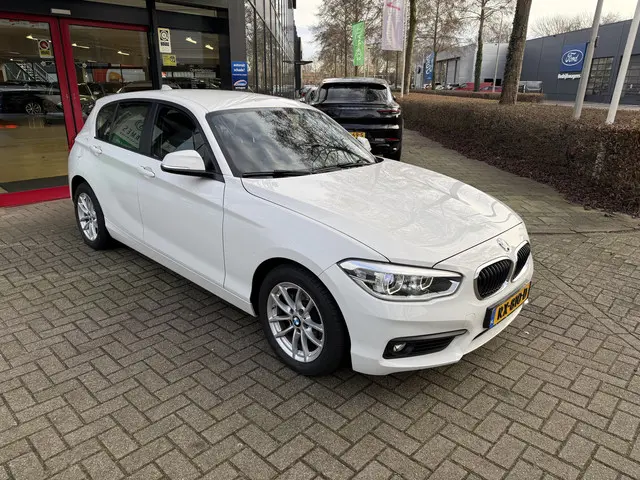 BMW 1 Serie 118i Executive Automaat 2018 Benzine 6