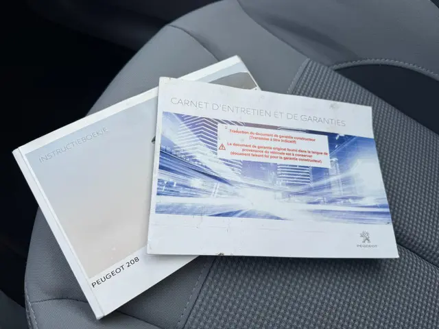 Peugeot 208 1.6 VTi Allure 2013 Benzine 24