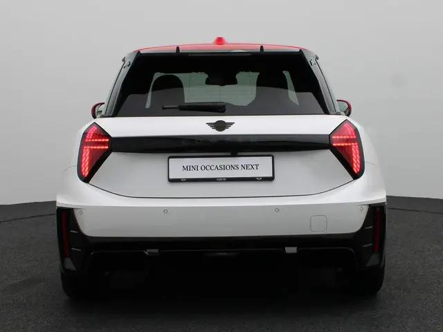 MINI 3-Deurs Cooper E John Cooper Works 2024 Elektrisch 5