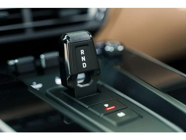 Porsche 911 Turbo S 2023 Benzine 39