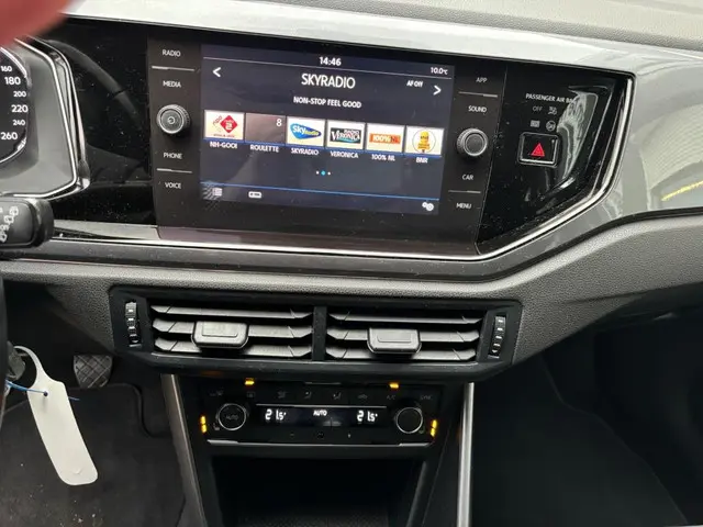 Volkswagen Polo 1.0 TSI Highline Business R 2019 Benzine 12