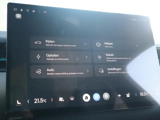 Lynk & Co 02 More 66 kWh 2026 Elektrisch 28