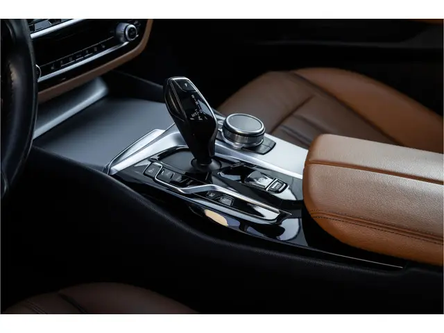 BMW 5 Serie Touring 530e 2021 Hybride Benzine 46