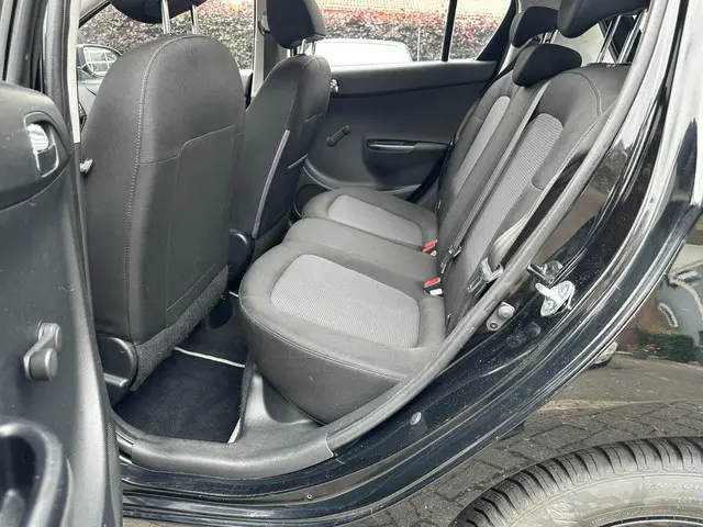 Hyundai i20 1.2i i-Drive. Airco. 5-Deurs. 2012 Benzine 8