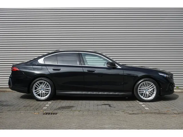BMW i5 Sedan eDrive40 2025 Elektrisch 4
