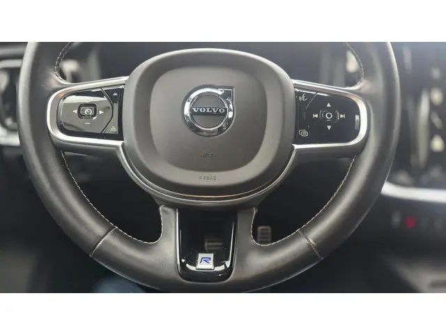 Volvo S60 2.0 T4 R-Design 2020 Benzine 22