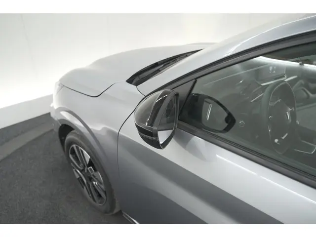 Peugeot 208 PureTech 100 Allure 2024 Benzine 21