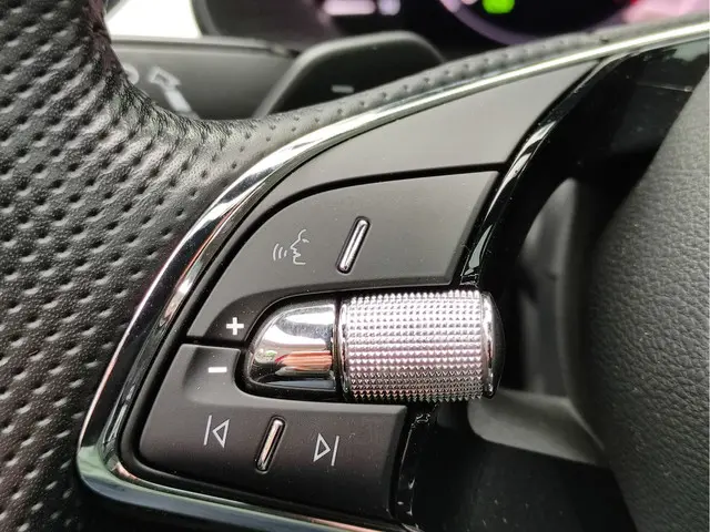 Škoda Kamiq 1.0 TSI DSG Sport Business 2021 Benzine 15