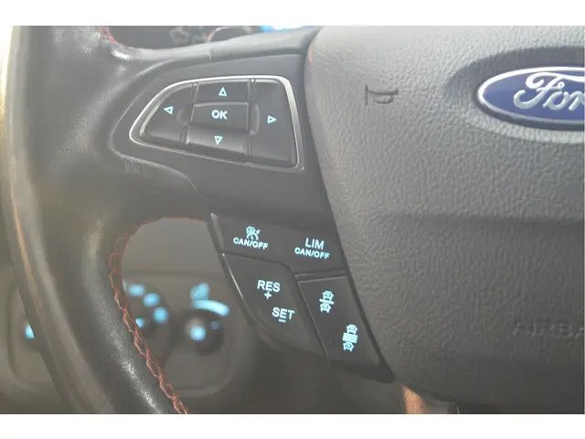 Ford Kuga 1.5 EcoBoost Vignale 2018 Benzine 14