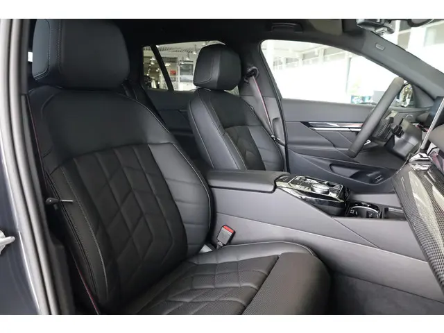 BMW 5 Serie Touring 2025 Hybride Benzine 8