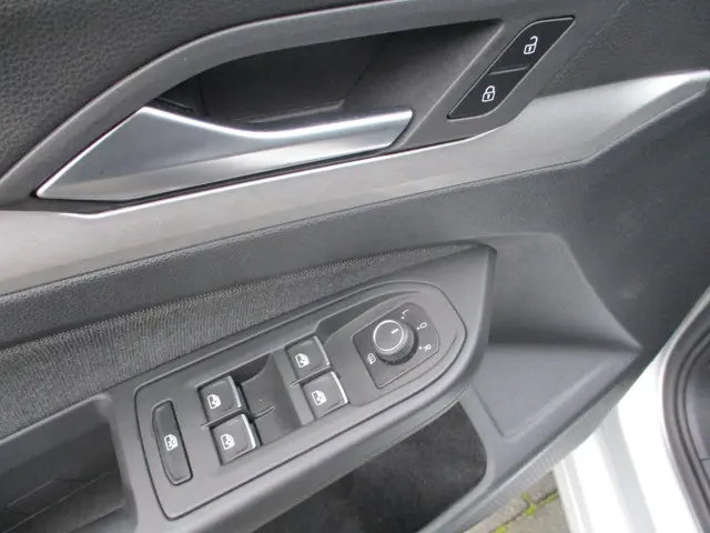Volkswagen Golf 1.5 TSI Life Business 2023 Benzine 10