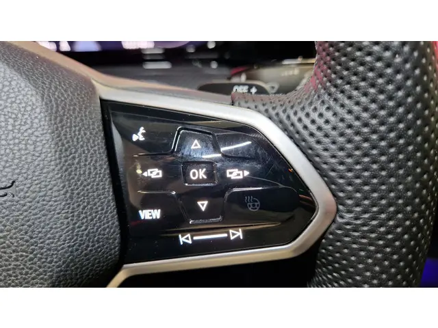 Volkswagen Golf 1.5 eTSI R-Line 2022 Benzine 18