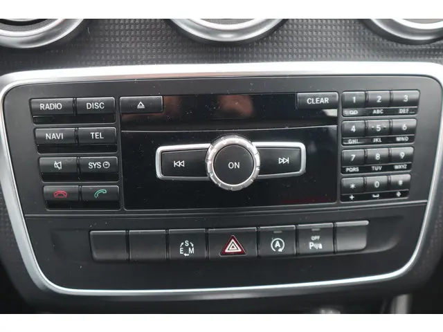 Mercedes-Benz A-Klasse 180 Ambition 2015 Benzine 34