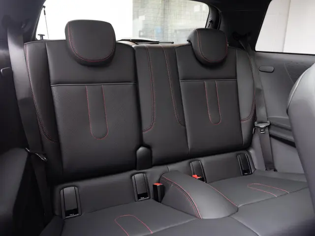 MINI 3-Deurs John Cooper Works 2025 Benzine 10