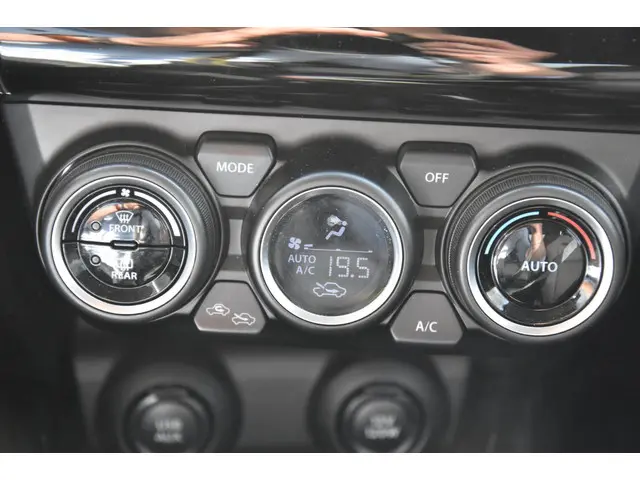 Suzuki Swift 1.2 Style Smart Hybrid 2021 Hybride Benzine 16