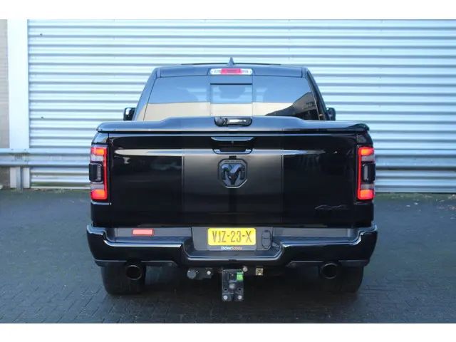 Dodge Ram 1500 5.7 V8 4x4 Crew Cab Laramie 2021 LPG/Gas 6