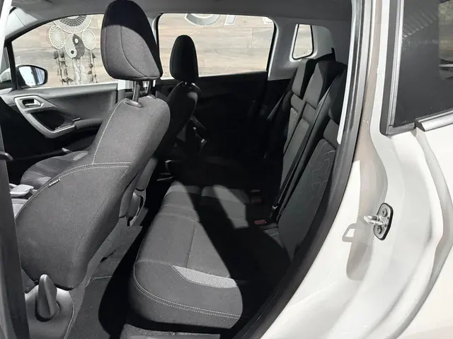 Peugeot 2008 |1.2 PureTech Blue Lion | Pano | 2017 Benzine 11