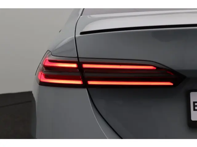 BMW 5 Serie Sedan 530e 2024 Hybride Benzine 9