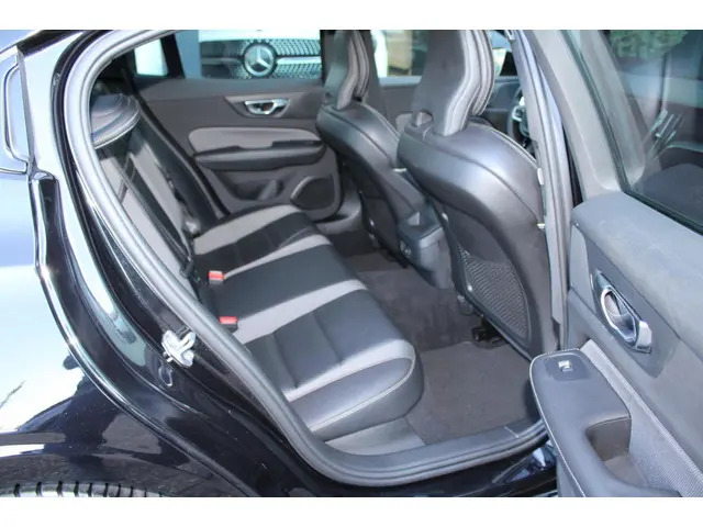 Volvo S60 2.0 B5 R-Design/pano/leer 2021 Hybride Benzine 16