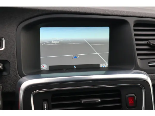 Volvo V60 1.5 T3 R-Design 2016 Benzine 22
