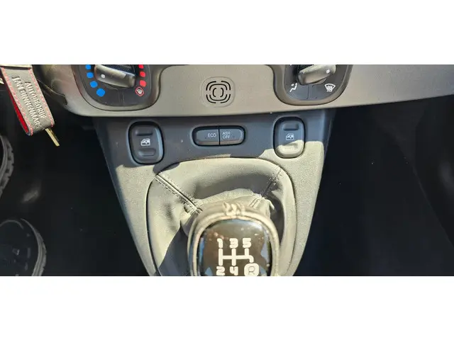 Fiat Panda 0.9 TwinAir Lounge 2018 Benzine 21