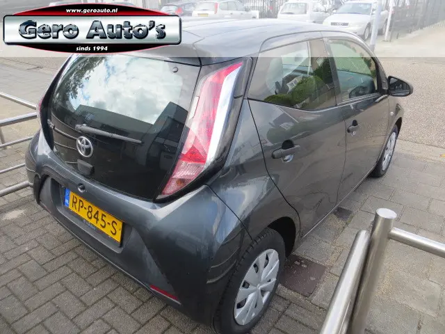 Toyota Aygo 1.0 VVT-i x-fun nl auto 5 drs 2018 Benzine 5