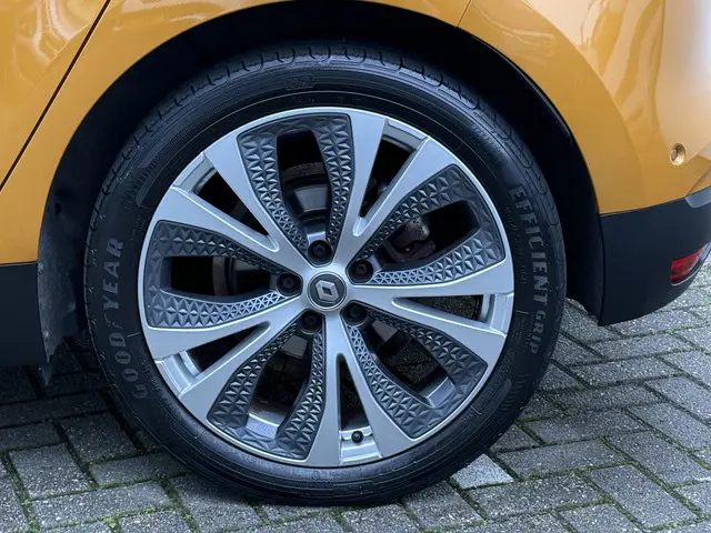 Renault Scénic 1.2 TCe Bose 2017 Benzine 28