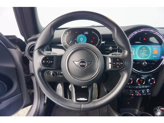 MINI 3-Deurs Cooper 2021 Benzine 11