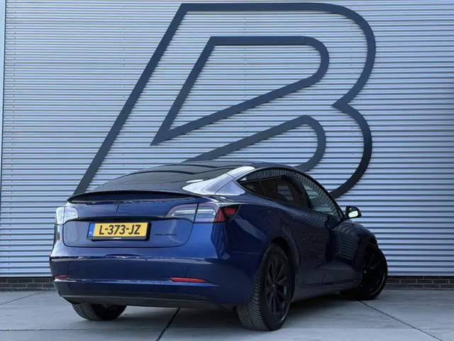 Tesla Model 3 Long Range AWD 75 kWh 2021 Elektrisch 4