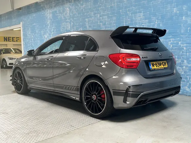 Mercedes-Benz A-Klasse AMG 45 4MATIC 2015 Benzine 6