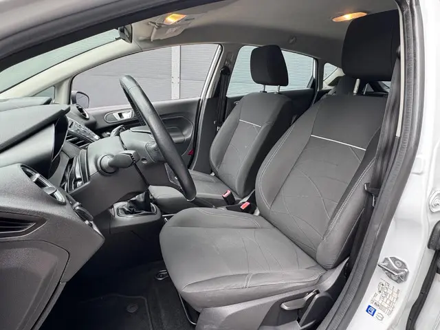 Ford Fiesta 1.0 Style Nap / Navi / Pdc / Led 2017 Benzine 6