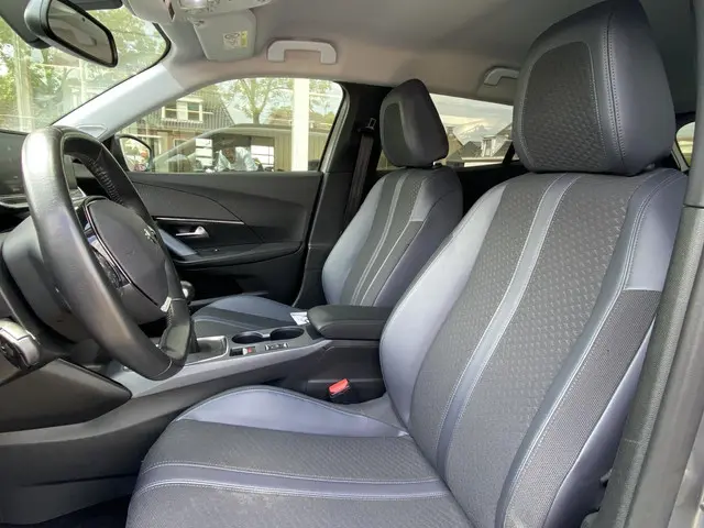 Peugeot 2008 1.2T 130pk Allure 2020 Benzine 9