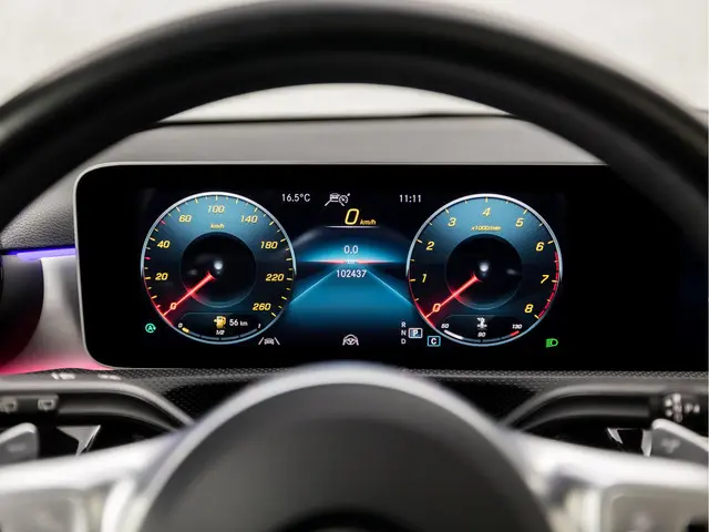 Mercedes-Benz A-Klasse 220 4MATIC AMG 2019 Benzine 23
