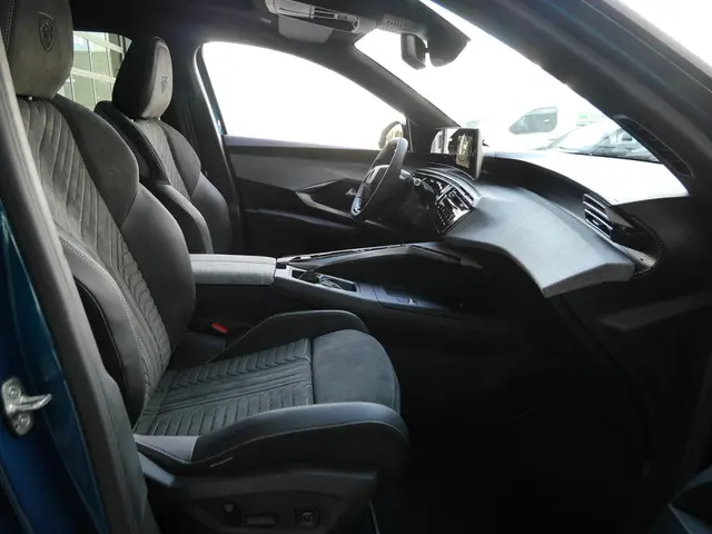 Peugeot 5008 1.2 Hybrid 136 GT 2026 Hybride Benzine 19