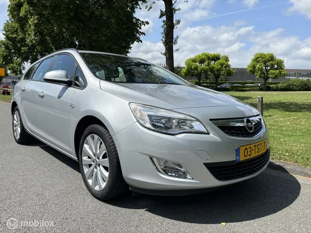 Opel Astra Sports Tourer 1.4 Turbo Sport 2012 Benzine 25