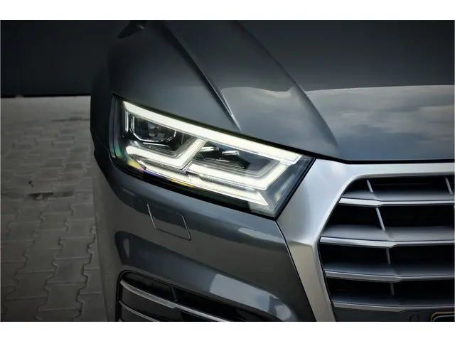 Audi Q5 2.0 TFSI quattro Launch Edition 2017 Benzine 94