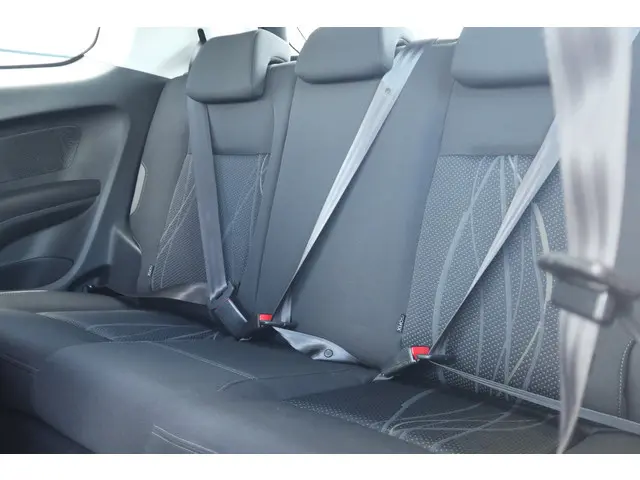 Peugeot 208 1.6 e-HDi Active 2012 Diesel 5