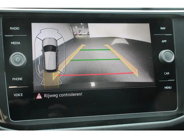 Volkswagen Tiguan 1.5 TSI DSG Active 2022 Benzine 2