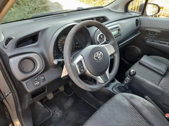 Toyota Yaris 2