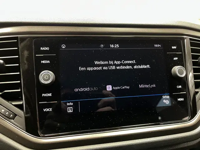 Volkswagen T-Roc 1.5 TSI Style 2019 Benzine 24