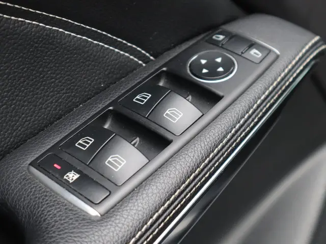 Mercedes-Benz GLA 200 Premium Plus 2019 Benzine 12