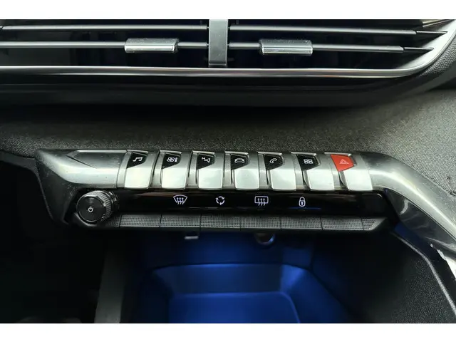 Peugeot 3008 1.6 e-THP Allure 2018 Benzine 28