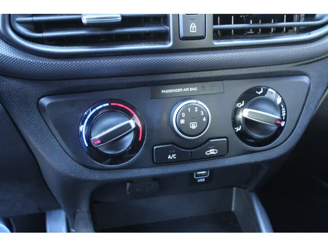 Hyundai i10 1.0 Comfort Smart 5-zits 2022 Benzine 17