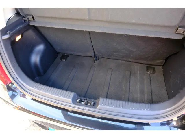 Hyundai i10 1.0 i-Drive 5-drs Elektr. ramen 2013 Benzine 10