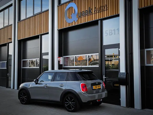 MINI One Mini 1.5 Business Edition 2019 Benzine 44