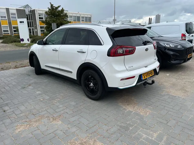 Kia Niro 1.6 GDi PHEV BusinessLine 2018 Hybride Benzine 6