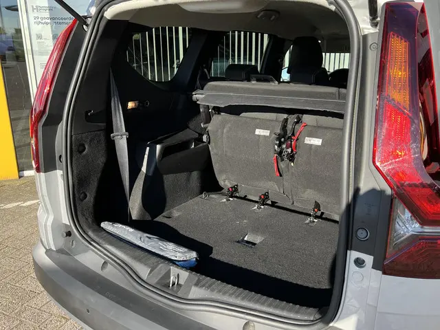 Dacia Jogger 1.0 TCe 110 Expression 2023 Benzine 16