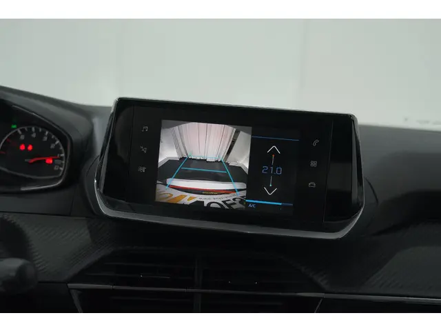 Peugeot 2008 PureTech 130 EAT8 Allure 2023 Benzine 15